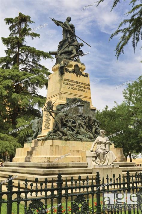 Monument to Captain Luis Daoíz y Torres 1767 1808 and Captain Pedro