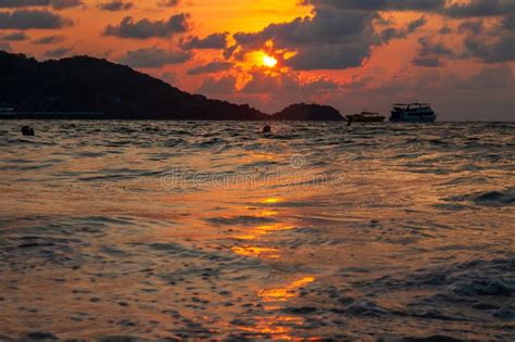 Paesaggio Incredibilmente Pittoresco Con Vista Delle Onde Dell Oceano