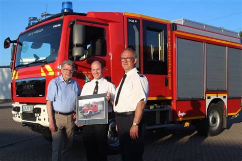 Leopoldshöher Feuerwehr stellt neues Fahrzeug vor Lokale Nachrichten