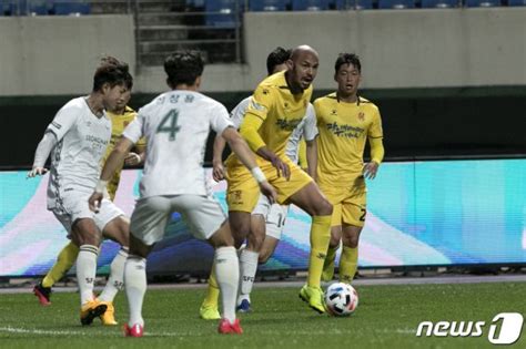 3년만에 K리그1 복귀 광주fc 성남에 0 2 패 호된 신고식 파이낸셜뉴스