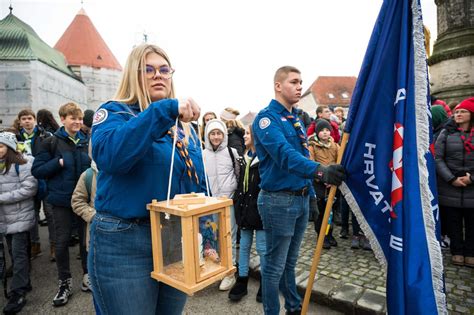 Betlehemsko Svjetlo Mira Stiglo U Hrvatsku 01Portal