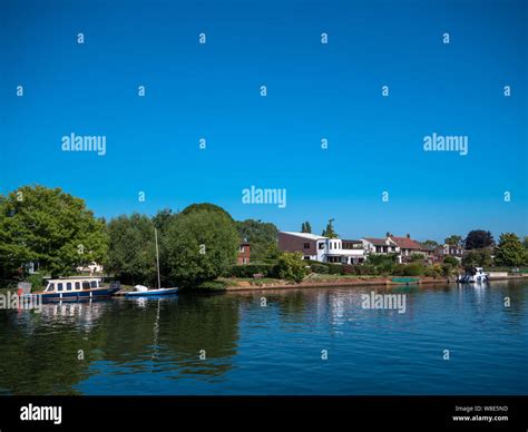 staines  thames landscape  res stock photography  images alamy