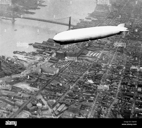 Dirigibile Lz 127 Graf Zeppelin Floating Su New York 1928 Foto Stock