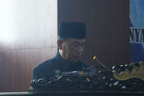 RAPAT PARIPURNA PENYAMPAIAN REKOMENDASI DPRD ATAS LKPJ KEPALA DAERAH