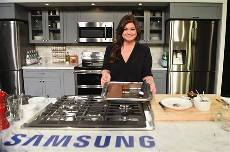 Valerie Bertinelli S Salted Caramel Chocolate Chip Cookies Are The Perfectly Sweet Afternoon Treat