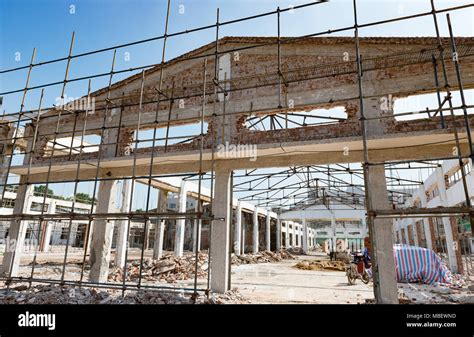 Demolition of an old building Stock Photo - Alamy