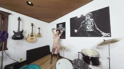 Lea Tana Hard Rock Milf VR Tana Lea