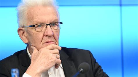 Gr Ne Winfried Kretschmann Verteidigt Annalena Baerbock Nach