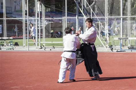 Vinnitsa Ucrania De Septiembre De Dos Hombres En Kimono