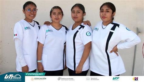 PRESENTARON NUEVO UNIFORME DE LA LICENCIATURA EN ENFERMERÍA