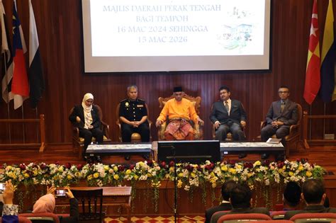 Laman Web Majlis Daerah Perak Tengah Majlis Angkat Sumpah Penerimaan