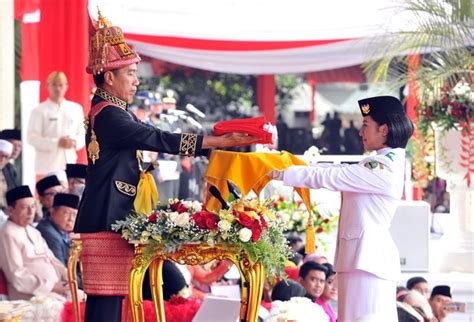 Kementerian Pendayagunaan Aparatur Negara Dan Reformasi Birokrasi Pakai Busana Aceh Presiden