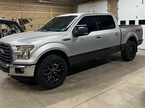 2016 Ford F 150 20x9 Moto Metal Wheels 27560r20 Amp Tires