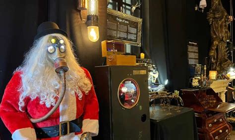 FOTO Moș Crăciun la Steampunk Transylvania Cluj Napoca un muzeu unic