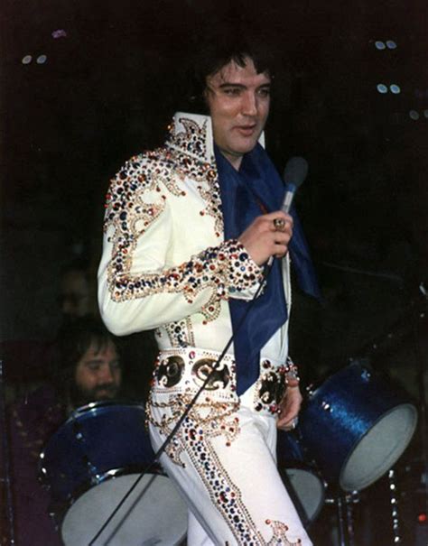 The World Of Elvis Jumpsuits 68 Pictures Of Elvis Presley Performing