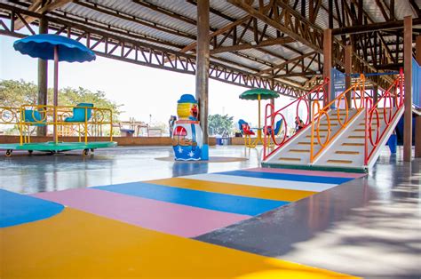 Prefeitura de Carapicuíba inaugura novo playground no Parque Gabriel