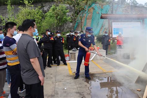 南明区消防救援大队龙水路消防救援站集中开展农村自建房消防安全宣传活动