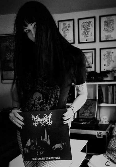 Pin On Foto Metal Girl Black Metal Girl Extreme Metal