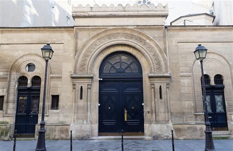 La Sinagoga De Nazareth Est Situada En La Rue Notre Dame De Nazareth