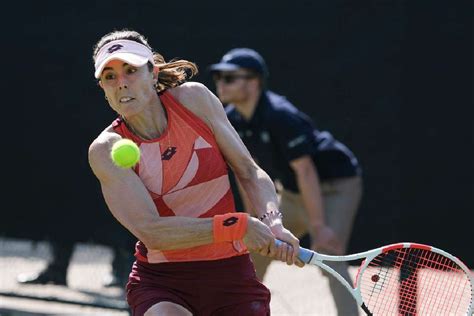 Alizé Cornet esmaga Maria Sakkari e avança para os quartos de final em