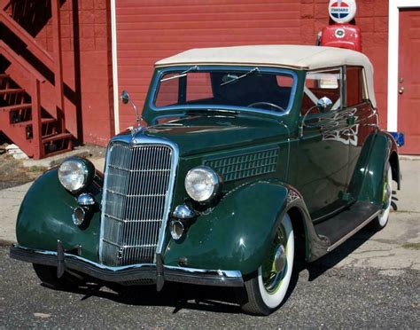 1935 FORD CONVERTIBLE SEDAN