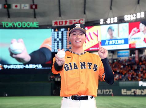 ＜巨・d＞プロ初勝利の田中千はウイニングボールを手にポーズをとる （撮影・西川祐介） ― スポニチ Sponichi Annex 野球