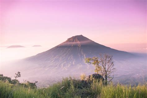 Gunung Sanghyang Keunikan Hingga Rute Pendakiannya Kumparan