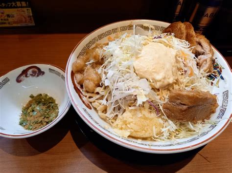 ラーメン豚山＠町田店【豚の日に期間限定の冷やし中華を食す！】ガリマヨ、アレ海苔魚粉、豚の角煮 まにっち【公式】の相模原周辺で食べた