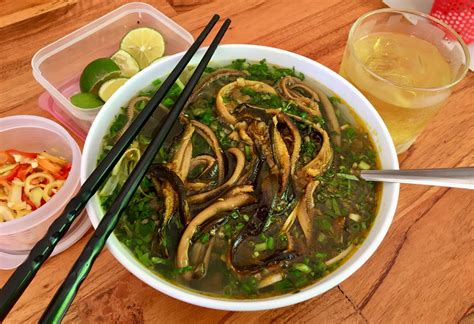 Glass Noodles Soup with Stir-Fried Eel - Miến Lươn Xào - Delicious Vietnam