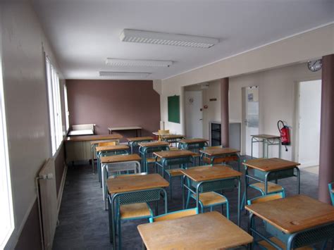 Ecole Primaire De Clere Les Pins La Classe De Clis A Fait Peau Neuve