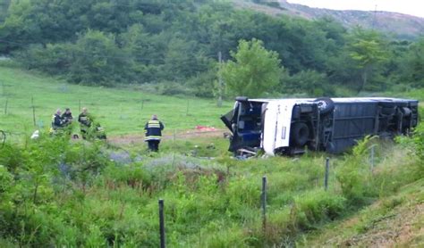 AUTOBUS SE SURVAO SA LITICE U saobraćajnoj nesreći u Peruu stradalo 12