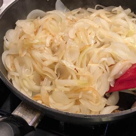 早見優さんのインスタグラム動画 早見優Instagram Love the smell of sautéing onions