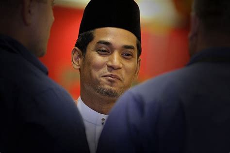 Khairy Rubbishes Claims That Umno Youth Plans To Topple Najib Malay Mail