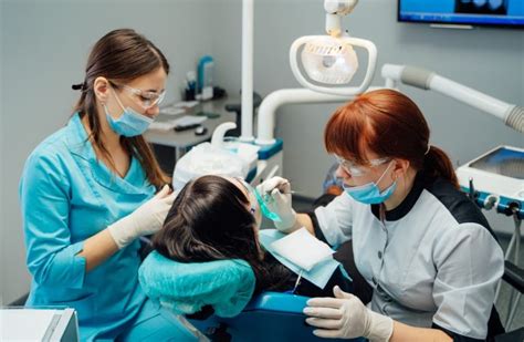 Best Scholarships for Dental Assisting