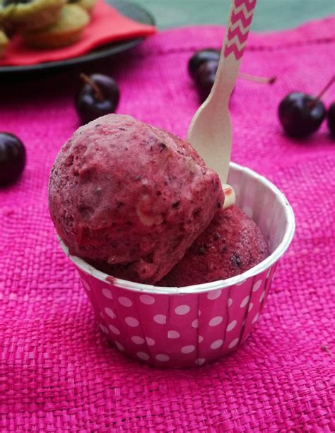 Les délices de lauriane Sorbet aux cerises et chocolat blanc recette