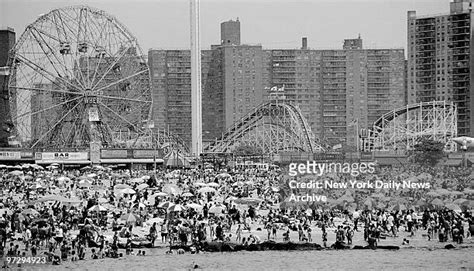 Coney Island On Fourth Of July Photos And Premium High Res Pictures