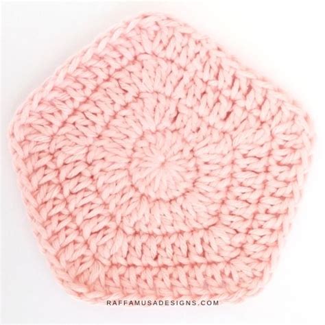 How To Crochet A Solid Pentagon No Gaps RaffamusaDesigns Crochet