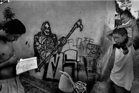 human security gli spettri della mara salvatrucha  donna decesare