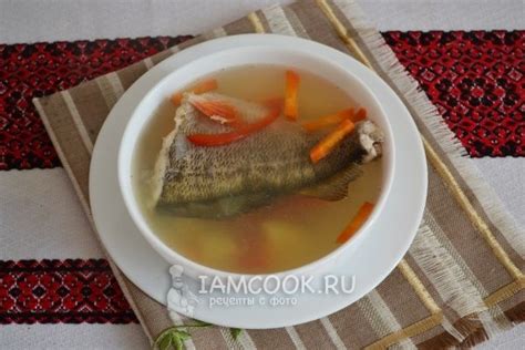 Уха из речного окуня в домашних условиях — рецепт с фото | Рыбный суп ...