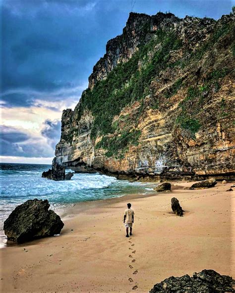 Mengintip Keindahan Pantai Karangpayung Wonogiri Indonesia Traveler