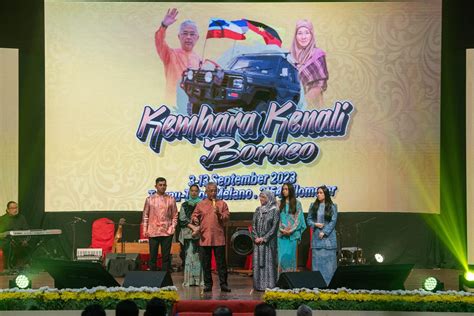 Agong Permaisuri Terharu Dengan Sambutan Rakyat Pada Jelajah Kembara