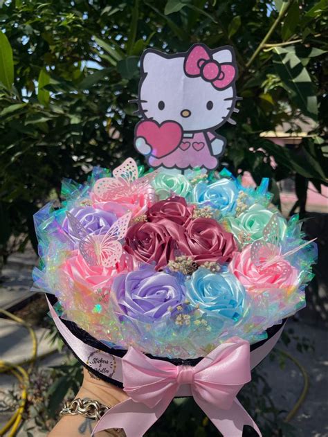 Hello Kitty Flores Eternas Manualidades Arreglos Florales Diy Manualidades Creativas