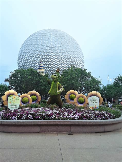 Goofy celebrating 50 years of Disney World by TennesseeDarling on ...