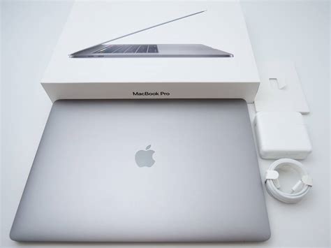 【未使用に近い】apple アップル Macbook Pro 15インチ スペースグレイ Mr952ja 2018 29ghz