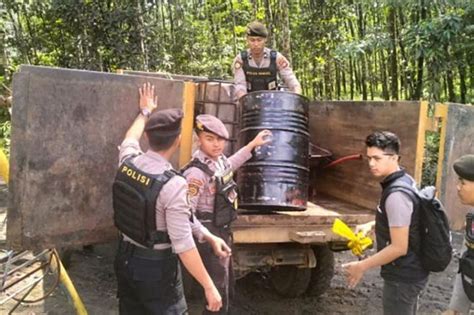 Polisi Bongkar Gudang Penimbunan BBM Solar Ilegal Berkedok Warung Kopi