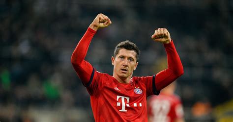 Robert Lewandowski To Kochaj Cy Tata Ale Na Jedno Nie Pozwala Klarze I