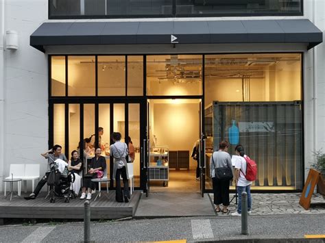 Daikanyama Blue Bottle給時尚代官山簡約的一杯咖啡 藍瓶真好喝 茶香草天空飛行