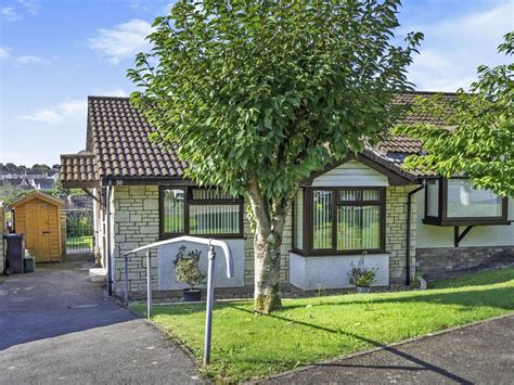 2 Bed Semi Detached Bungalow For Sale In Oak Hill Park Skewen Neath