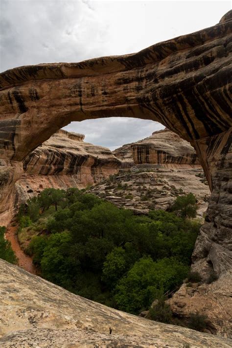 Monumento Nacional De Los Puentes Naturales En Utah Foto De Archivo