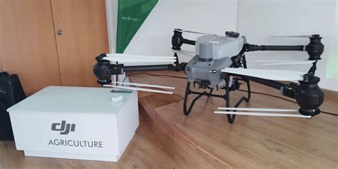 Lanzamiento Del Drone Dji Agras T50 En El Centro De Alta Tecnología